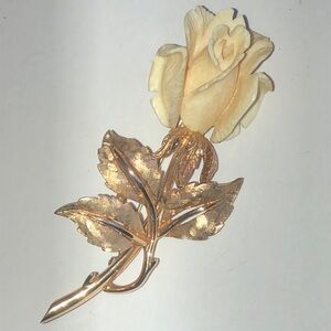 Boucher Vintage Elegant Gold Tone Carved Rose Brooch